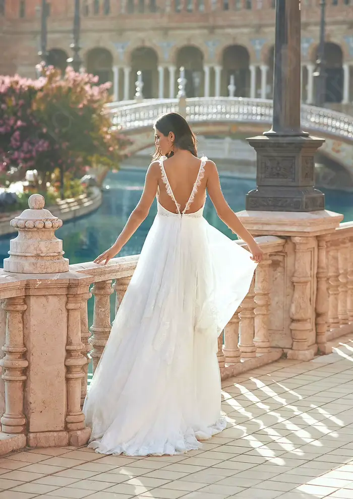 Robes de mariée empire charmantes personnalisées en dentelle 2025