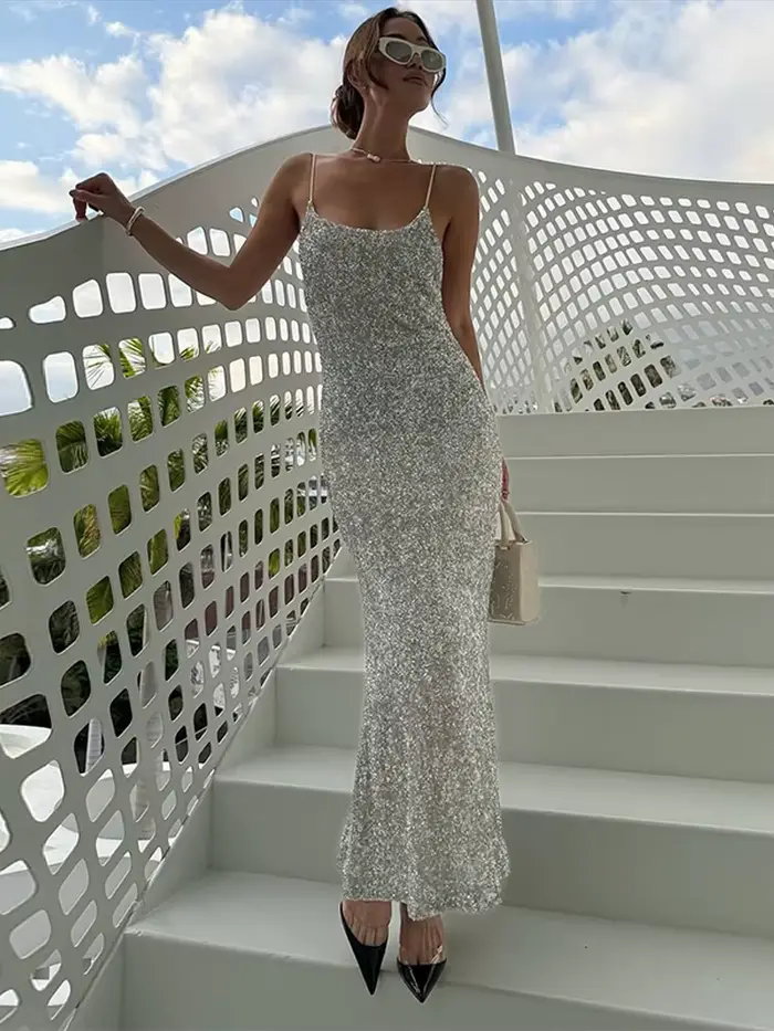 Robe élégante à paillettes pour femmes, automne-hiver, sans manches, col bateau, brillante, robes de soirée, douces vacances, robes argentées, 2025