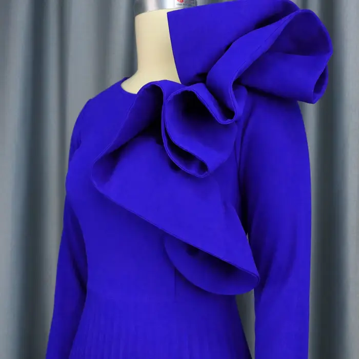 Robe longue plissée à manches longues et col rond pour femme