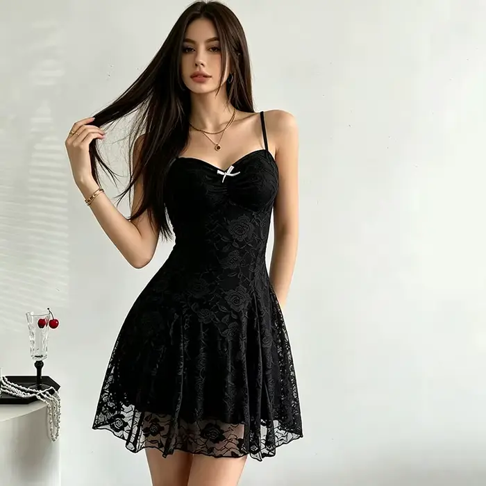 Robe noire sexy en dentelle pour femme
