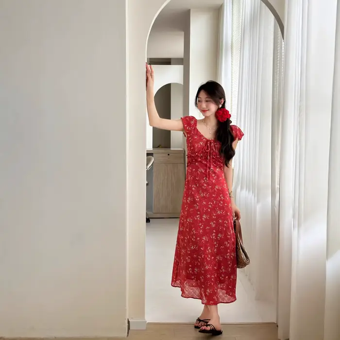 Robe longue à col en V style français