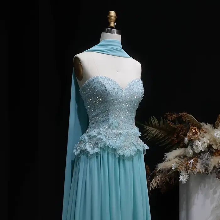 Robe de soirée élégante Sharon Said coupe trapèze avec écharpe