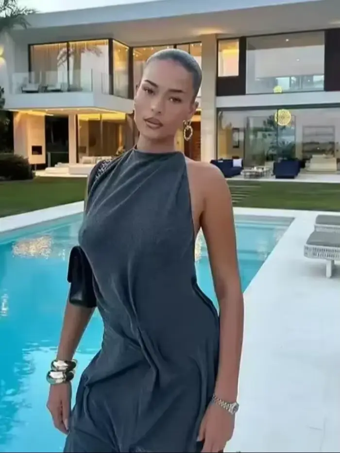 Robe Mini Asymétrique Froncée Bordeaux Élégante Sans Manches Col Halter Pour Femmes Occasions Spéciales Soirées Printemps Automne