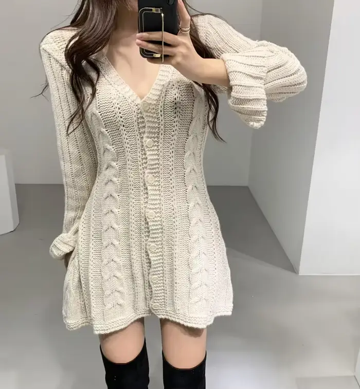 Robe pull pour femme tricotée en polyester avec décolleté en V et manches évasées pour automne-hiver occasions spéciales adolescents
