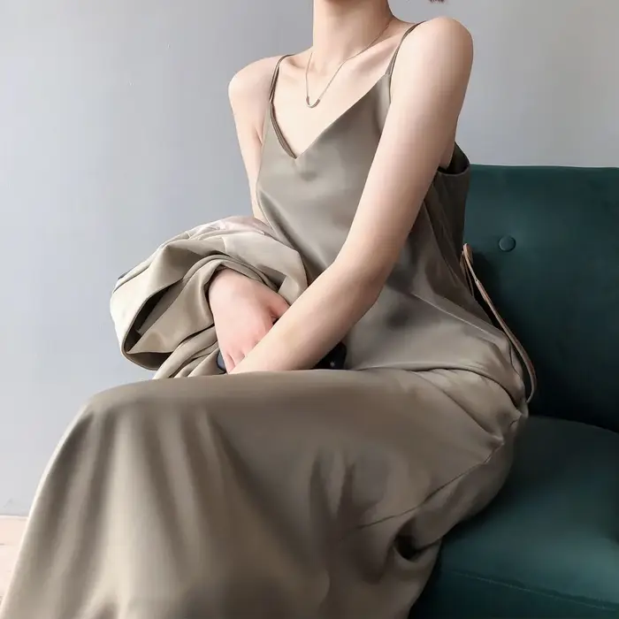 Robe longue en satin à bretelles en soie décontractée pour femmes occasions spéciales été junior