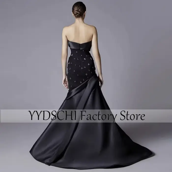 Robe de soirée noire personnalisée pour femme