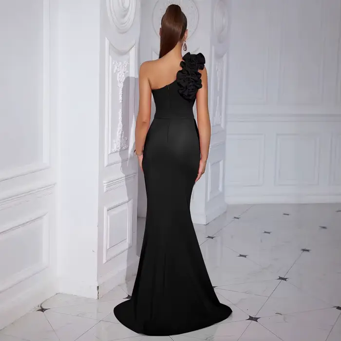 Nouvelle robe noire de style français