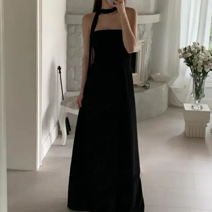 Robe de soirée noire classique