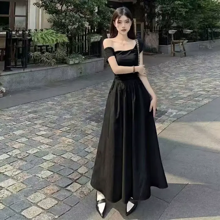 Robe longue noire ajustée de style français pour femmes