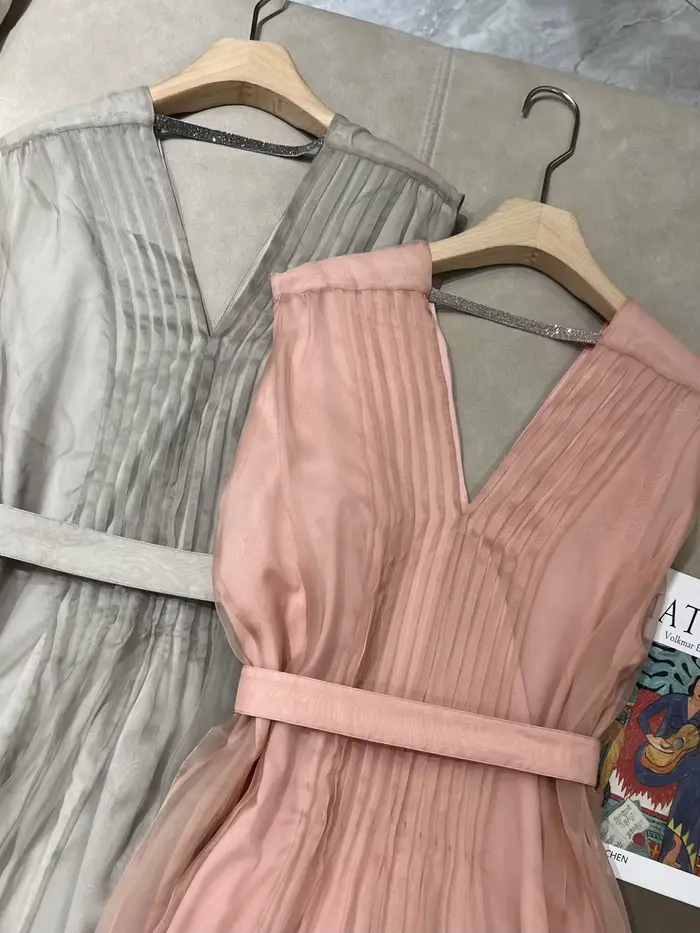 Robe d'été en soie de mûrier avec ceinture