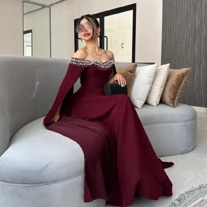 Robe de soirée personnalisée bordeaux avec train de la cour, perles perlées, sans bretelles, pour soirées officielles, Quinceañera et mariages