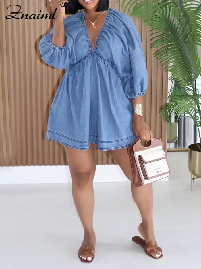 Robe en jean bleu clair Znaiml col en V manches bouffantes volants mini-robe pour femmes style de rue été automne sorties décontractées plage vacances