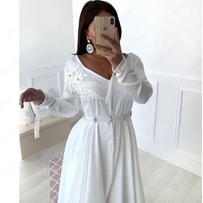 Robe de soirée blanche musulmane 2026 élégante avec zip arrière pour femmes, soirée officielle, polyester satiné, col en V, soutien-gorge intégré, train de balayage, appliques, manche casquette, occasion spéciale