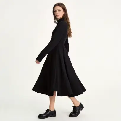 Robe noire élégante pour femme