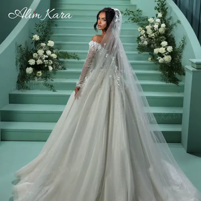 Robe de mariée à épaules dénudées