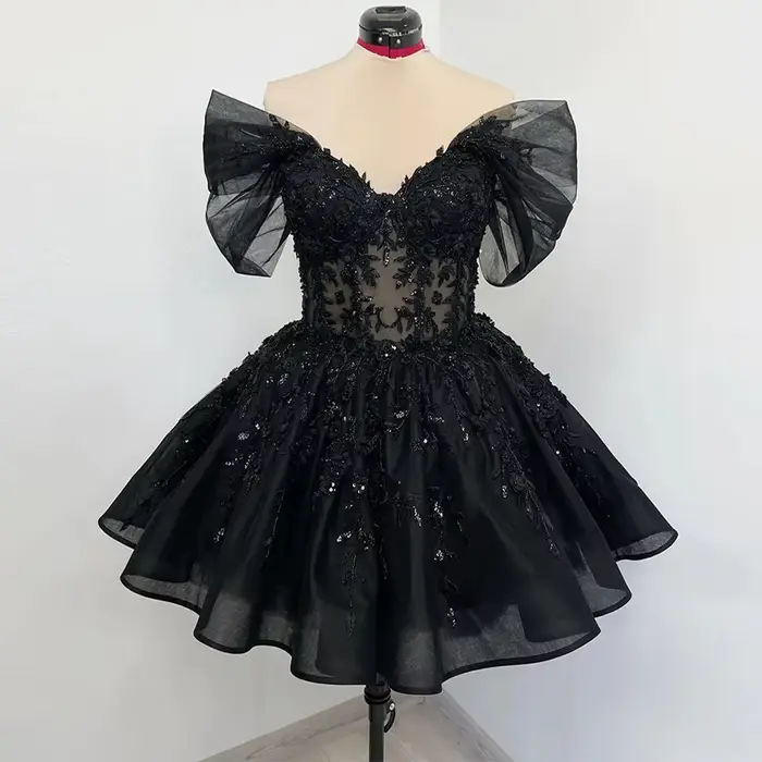 Robe de mariée gothique courte personnalisée