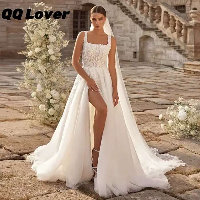 Robe de Bal Courte en Tulle à Motif Élégant Brodé