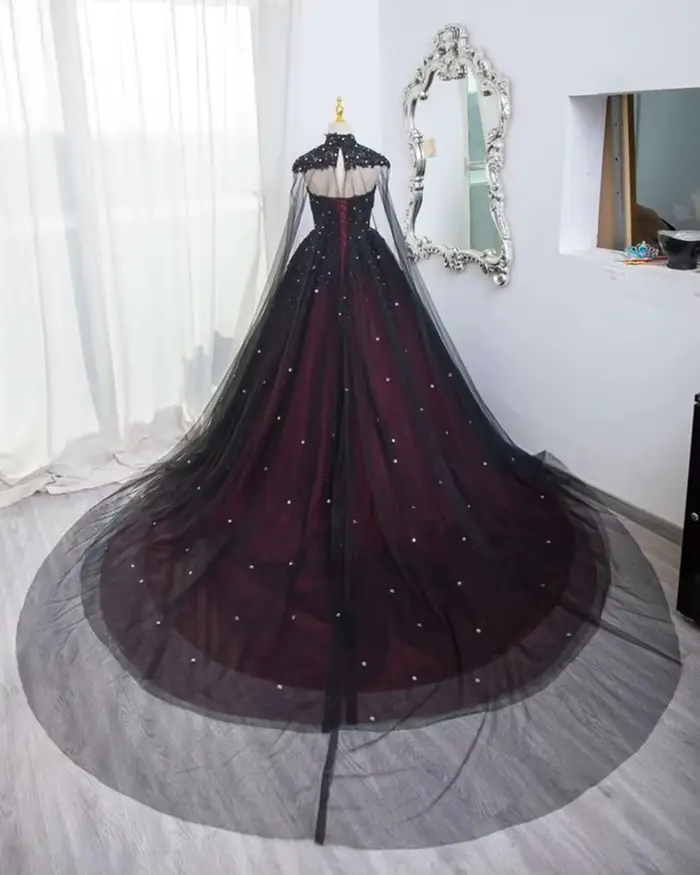 Robe de Quinceanera en polyester classique avec détails en dentelle et perles pour femmes, pour célébrer l'occasion spéciale de leur vie