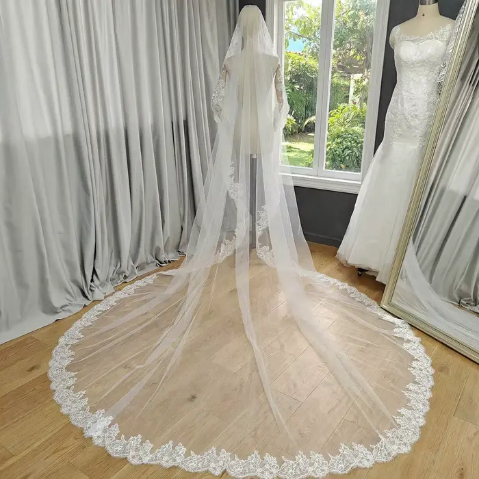 Voile de mariée personnalisé en dentelle cils