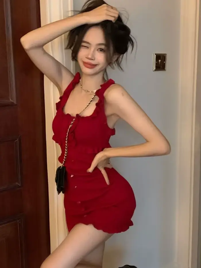 Mini robes rouges pour femmes