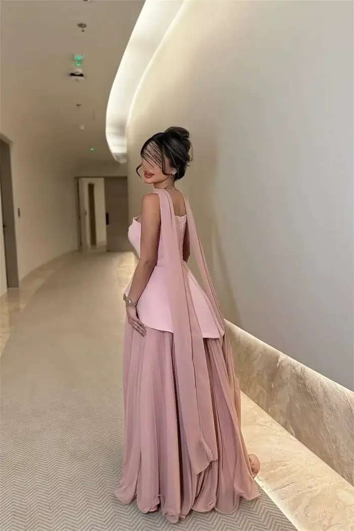 Robe de Cocktail Élégante Personnalisée en Polyester avec Soutien-Gorge Intégré pour Femmes Occasions Spéciales Bal de Promo Remise de Diplôme