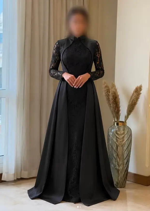 Robes de soirée noires élégantes en satin à col montant