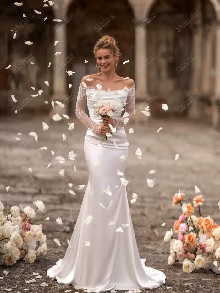 Robe de mariée sexy en satin avec appliques en dentelle