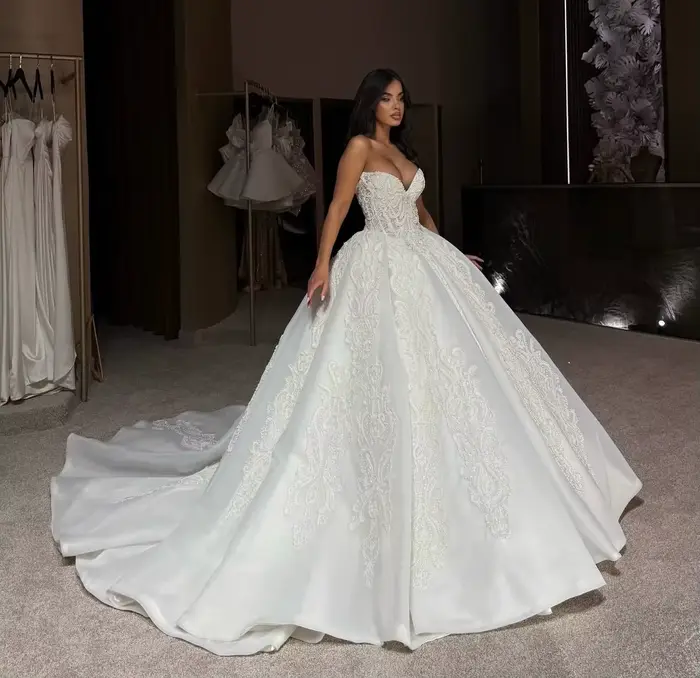 Robe de mariée de luxe personnalisée