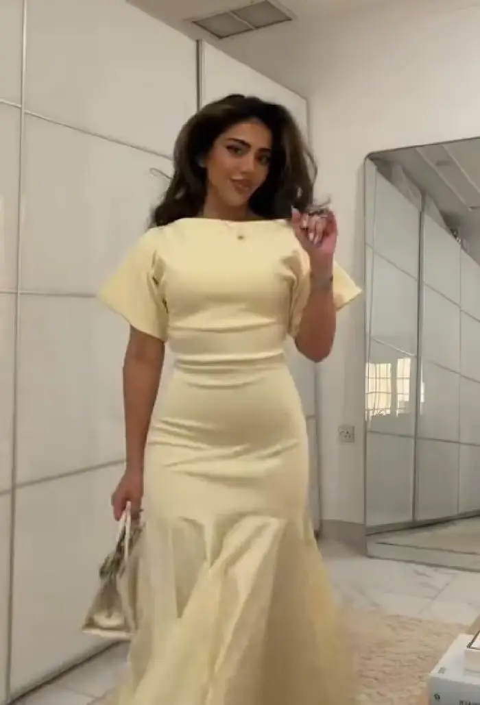 Robe Chic Minimaliste Tendance Moderne Vintage Sophistiquée pour Femme – Tenue Décontractée Estivale