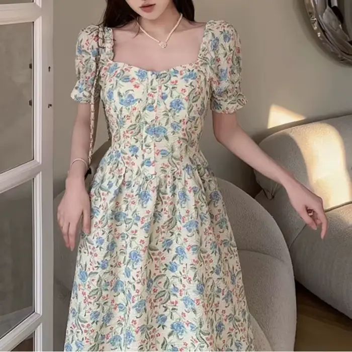 Petite robe florale fraîche de style forêt rétro pour femmes avec robe en mousseline de soie à col c