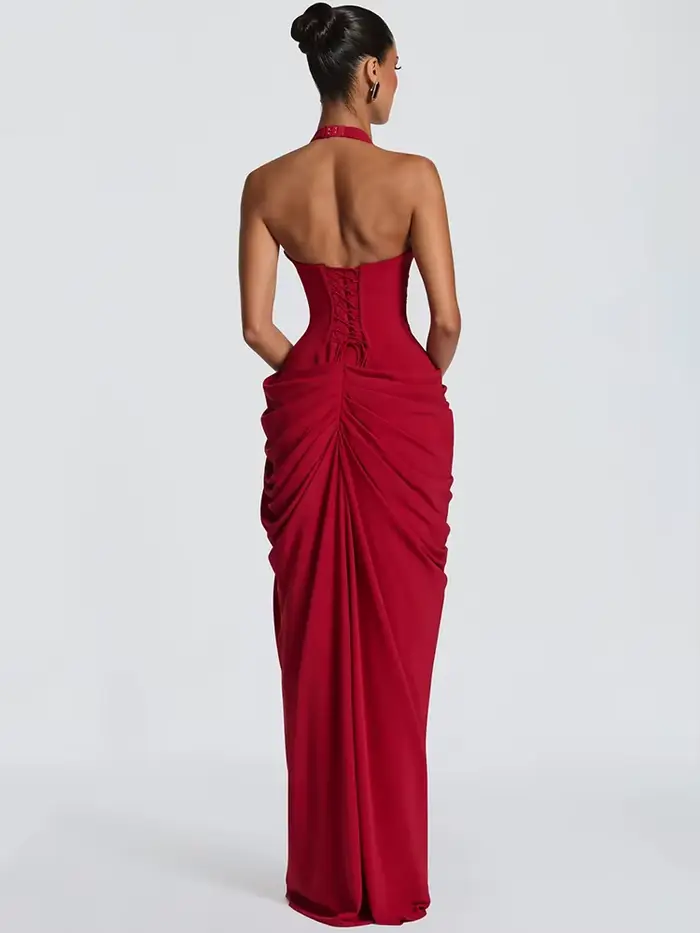 Robe longue Mozision rouge bordeaux à col halter et décolleté plongeant pour femme