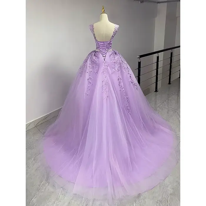 Robe de Mariée Violet Clair à Col en V