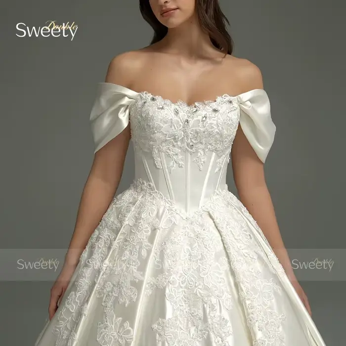 Robe de mariée en satin avec dentelle brodée, ligne a, manches courtes, col bateau, personnalisée pour femmes, occasions spéciales