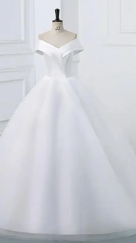 Robe de mariée en satin personnalisée avec balayage et soutien-gorge intégré pour femmes, occasions spéciales et grandes cérémonies traditionnelles