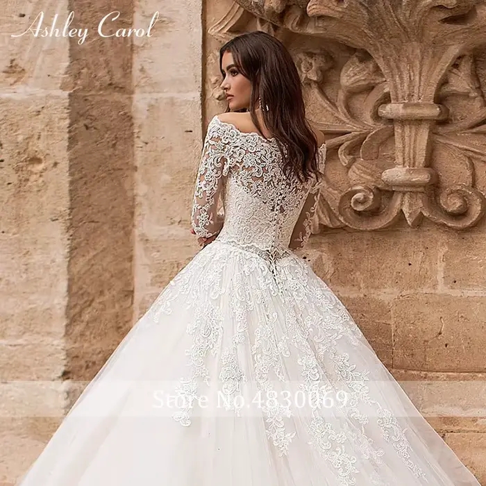 Robe de mariée princesse Ashley Carol en coton, polyester, soie et mousseline avec soutien-gorge intégré pour femmes, col bateau, train de chapelle, appliques et perles, adaptée aux futures mamans, pour mariages et soirées de célébrités
