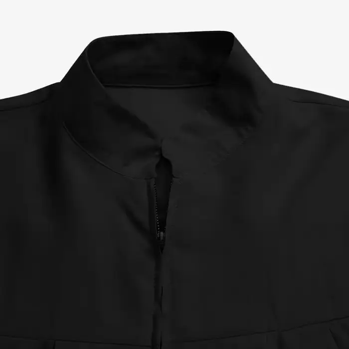 Robe noire musulmane avec petit col montant et poches zippées
