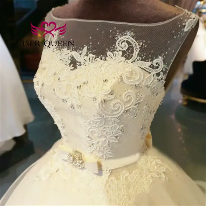 Robe de mariée princesse personnalisée à dos évidé