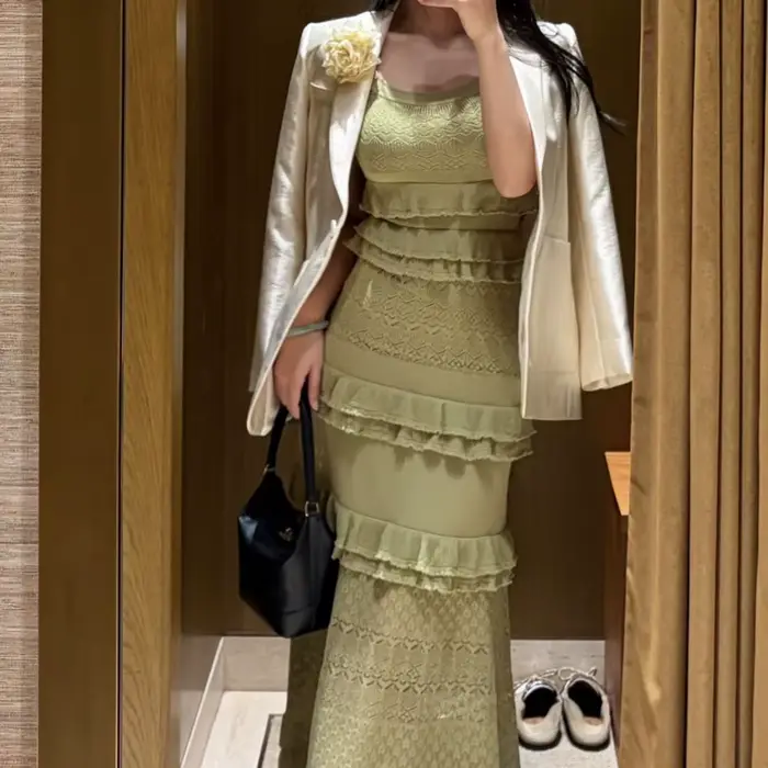 Nouvelle robe d'été 2026 style français, taille cintrée, pour vacances en bord de mer + bretelles courtes