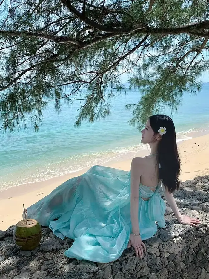 Menthe Manbo plage vacances atmosphère sentiment robe de plage design sens robe à épaules dénudées q