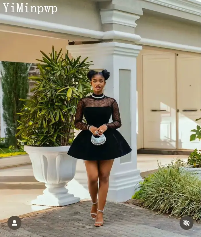 Petites robes noires pour femmes nigérianes