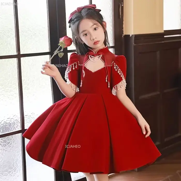 Robe princesse rouge élégante pour filles, style chinois, tenue pour Eids et fêtes d'anniversaire, polyester et coton, ajustement parfait, longueur aux genoux, perles装饰去掉后鞧和四砘的尺寸，因为这些是错误的信息。