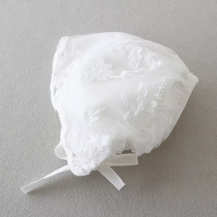 Robe en dentelle pour bébé fille