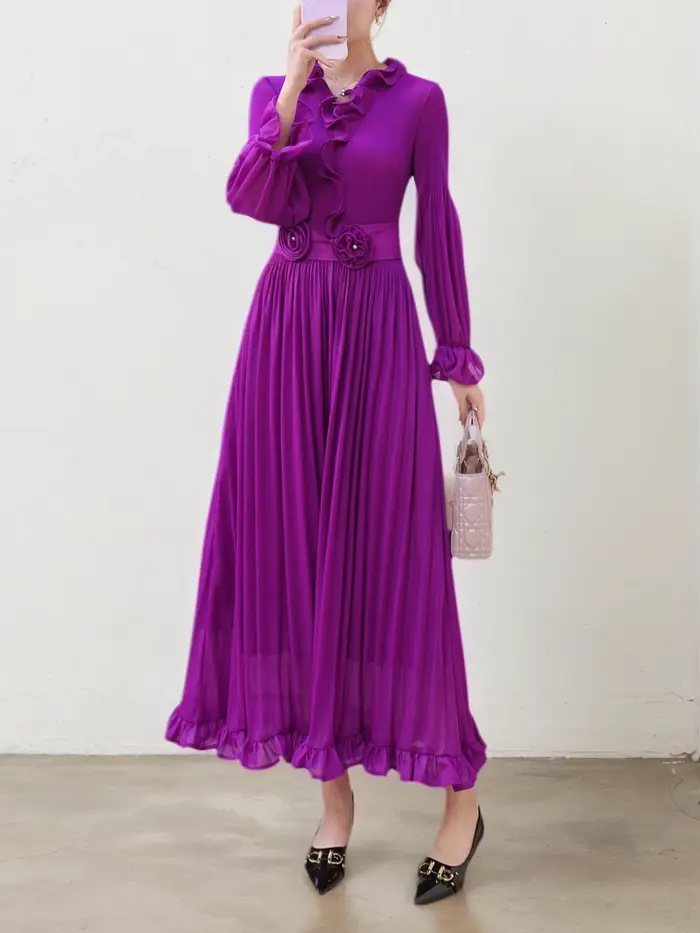 Robe longue plissée élégante pour femme avec bordure à volants, robe de soirée luxueuse, nouveau style pour le printemps/été 2026.