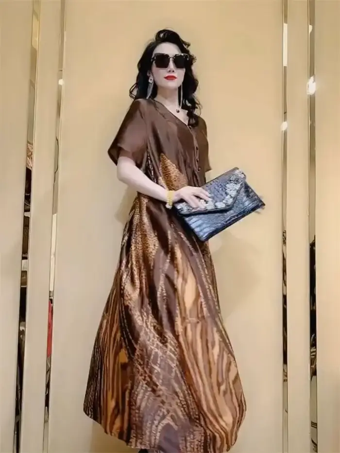 Robe longue en soie glacée pour femmes