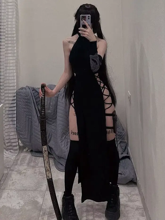 Robe gothique mi-longue à col licou style gothique pour femmes avec bandage Y2K soirée gothique tricoter polyester coton sans manches occasions spéciales
