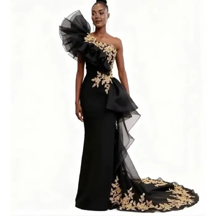 Robe de soirée noire asymétrique épaule dénudée