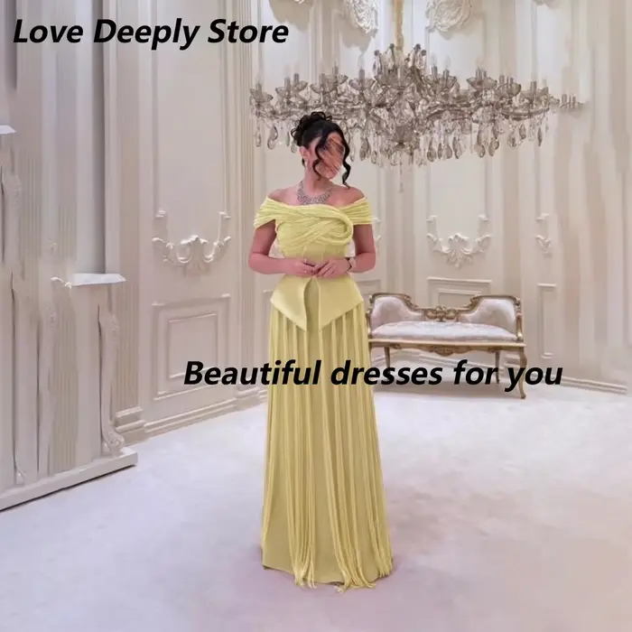 Robe de soirée jaune élégante personnalisée, épaules dénudées, plissée, en jersey, avec pompons, cou