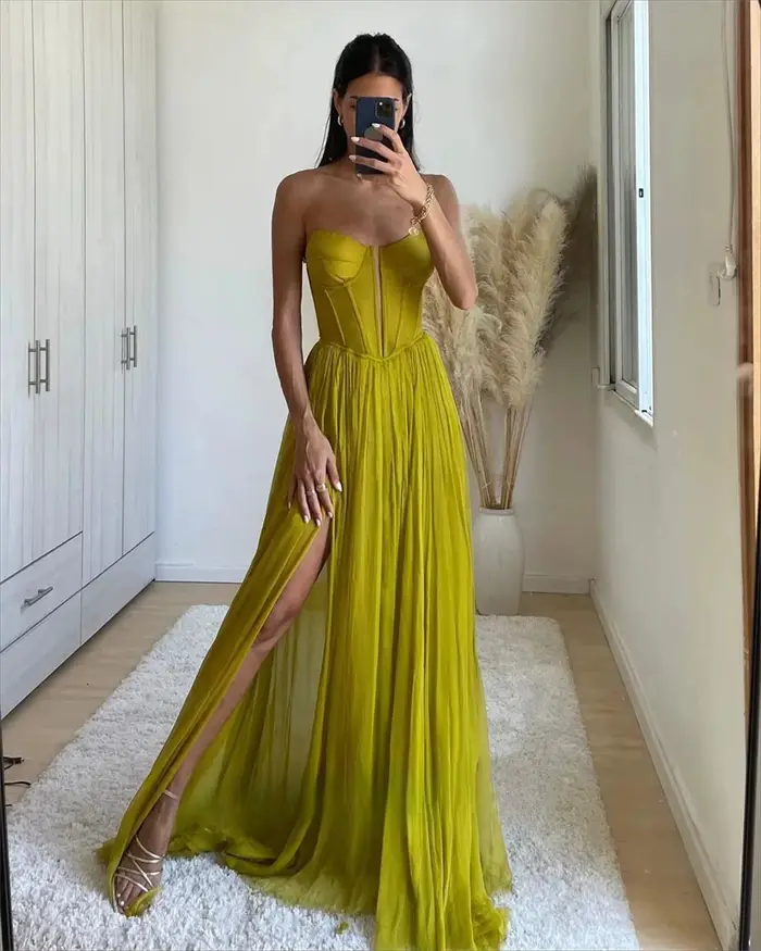 Robe de soirée de bal élégante pour femmes occasions spéciales soirée officielle mariage de luxe polyester mousseline décolleté Mon Amour disponible en plusieurs couleurs et tailles