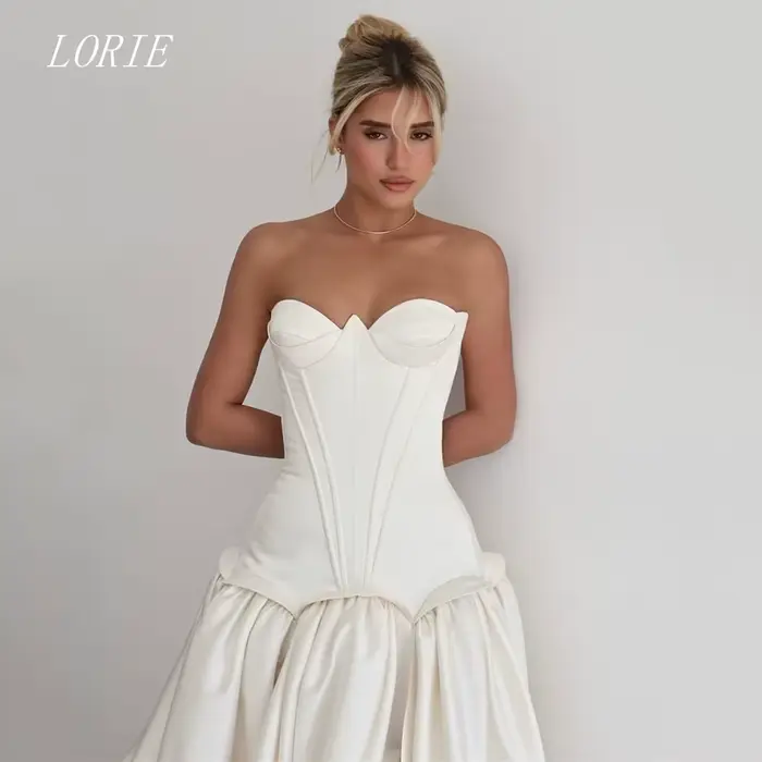 Robe de mariée LORIE coupe trapèze style minimaliste décolleté cœur élégante sans manches personnalisable pour cérémonies civiles luxe occassions spéciales