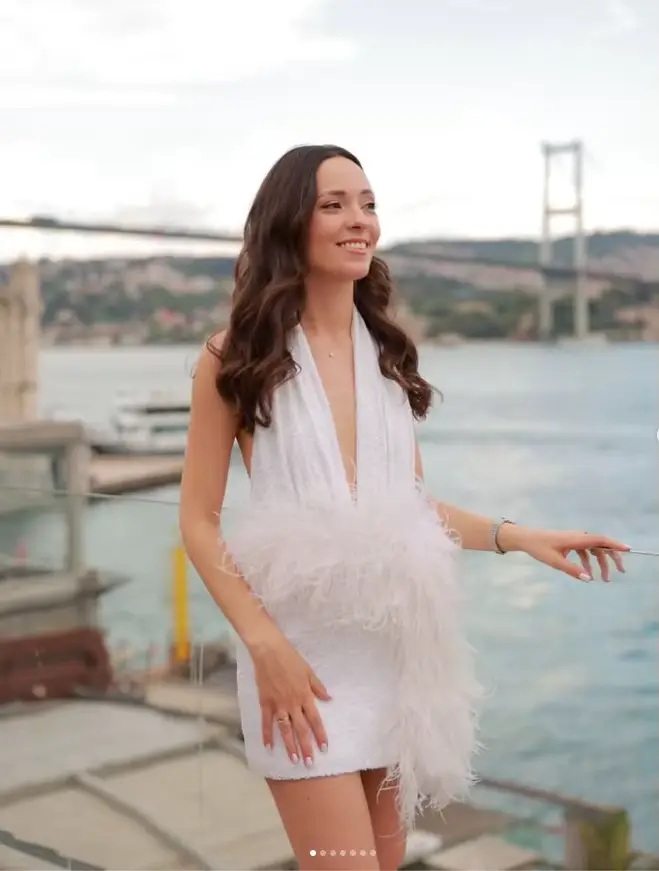 Robes de soirée courtes à paillettes blanches